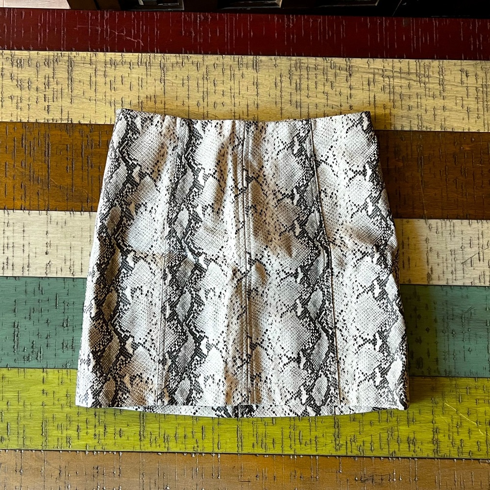 Faux snakeskin skirt NWOT